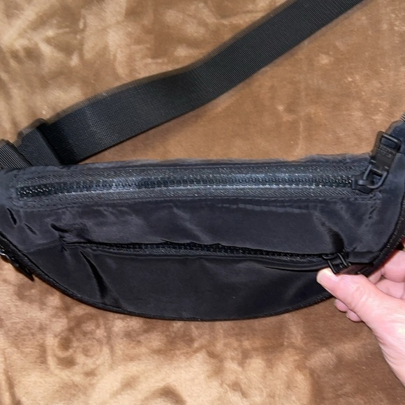 ❤️🔥STEVE MADDEN CONVERTIBLE CROSSBODY/BELT BAG - Picture 6 of 13